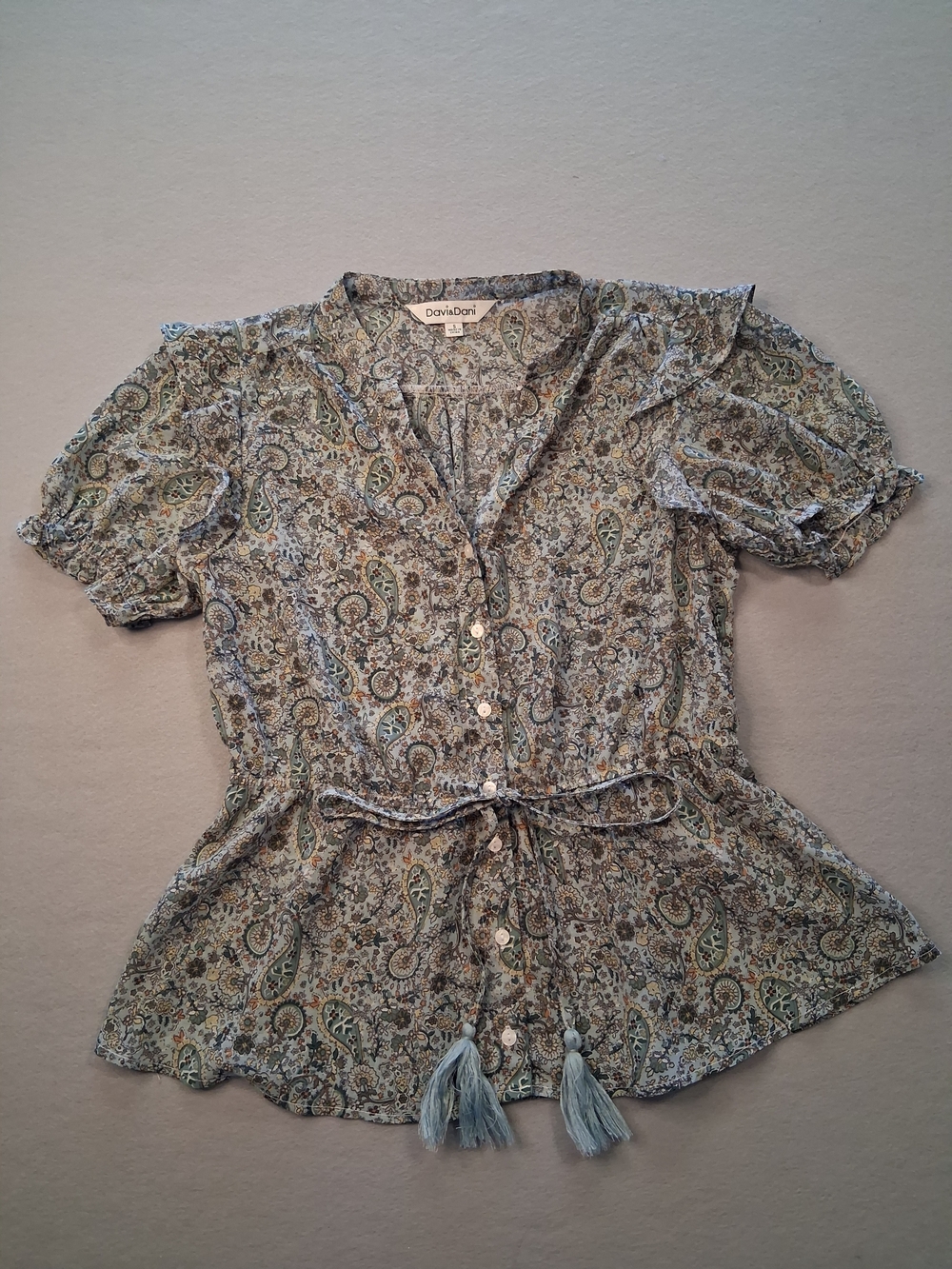 DAVI & DANI Light Sage Paisley Button-Up Tie Blouse